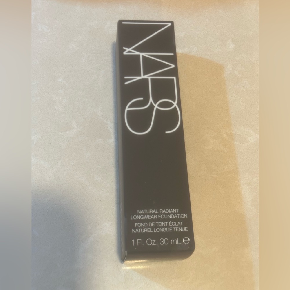 NARS Natural Radiant Longwear Foundation - Medium 1.5- Vallauris 6610
